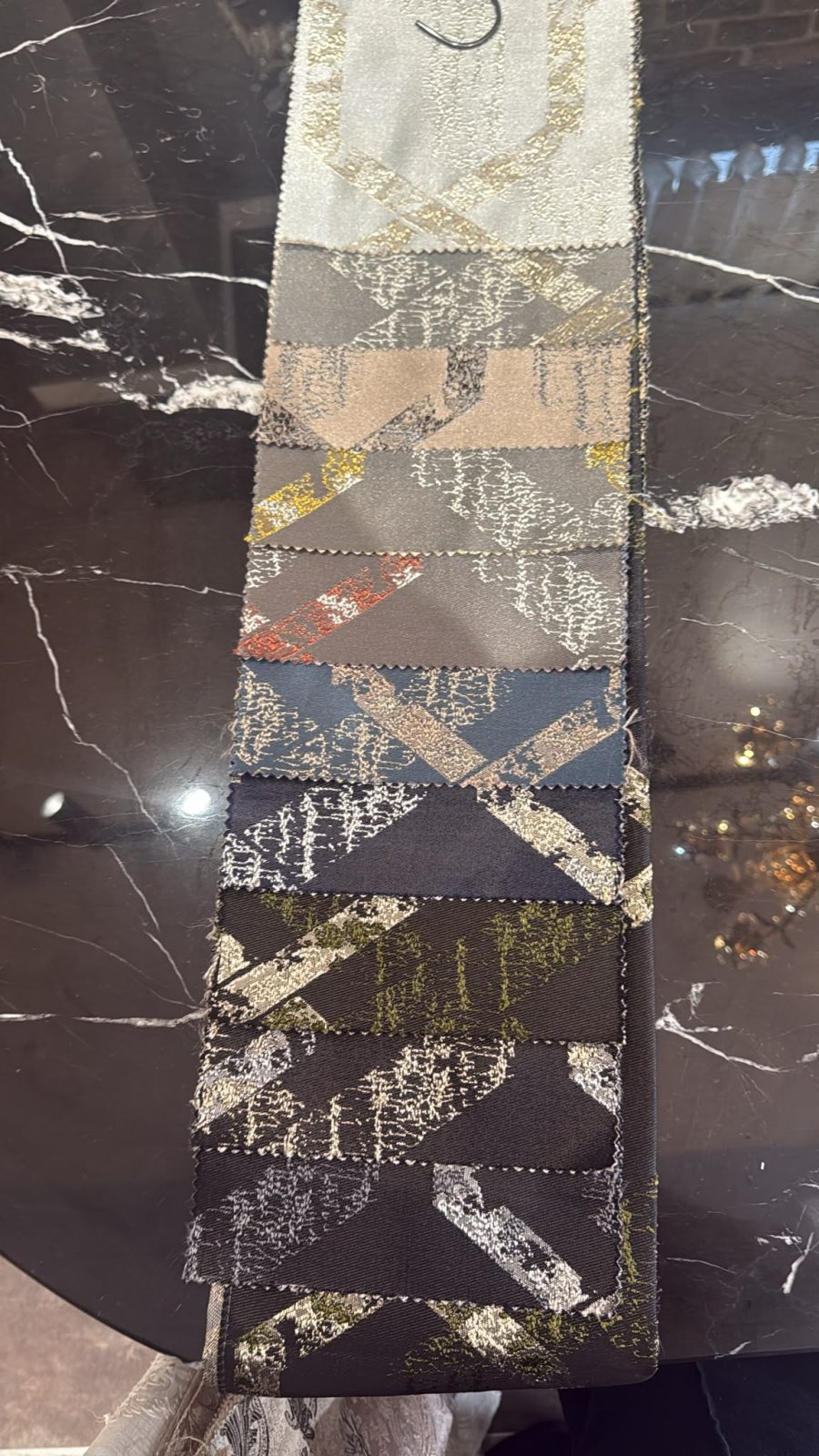 Metalik Dokulu Modern Jakarlı Fon Perde Kumaşı